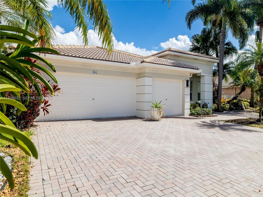 Photo of 903 NW 167th Ave, Pembroke Pines, FL 33028 (MLS # A11984633)