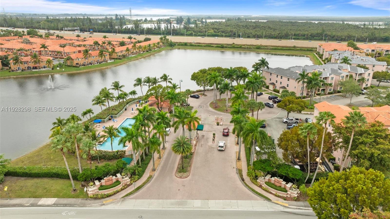 THE COURTS AT DORAL ISLES - Residential