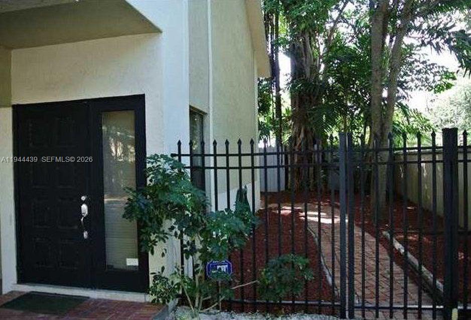 3040 Shipping Ave 3040