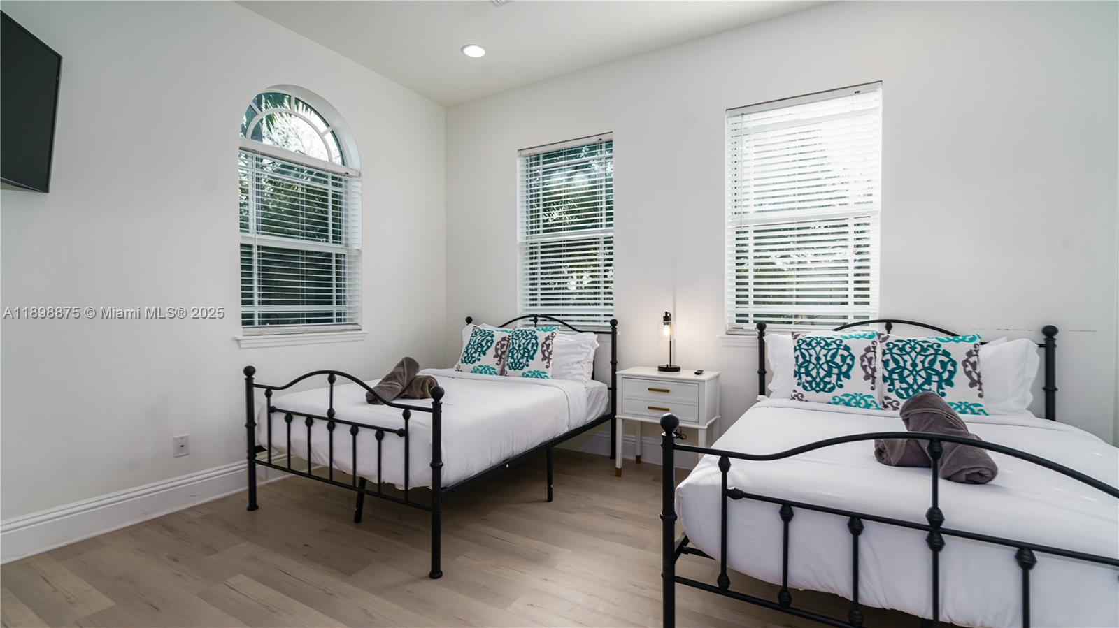 FLORAL RIDGE ADDITION - Residential Lease