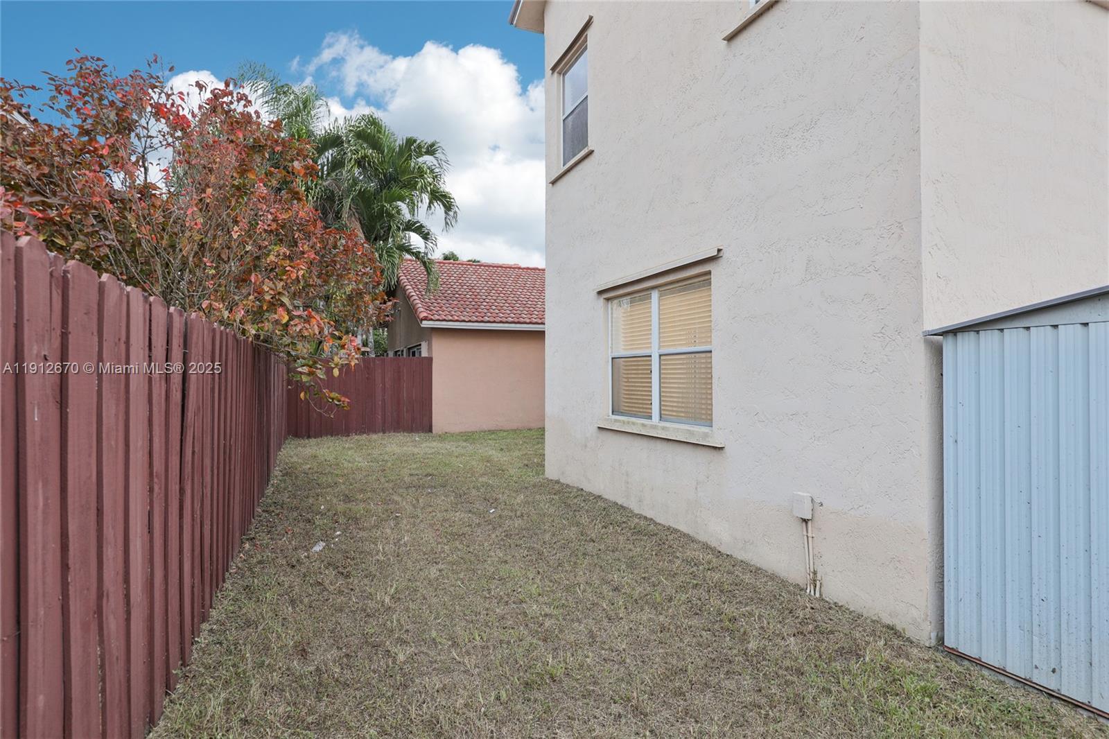 OAK CREEK - Residential