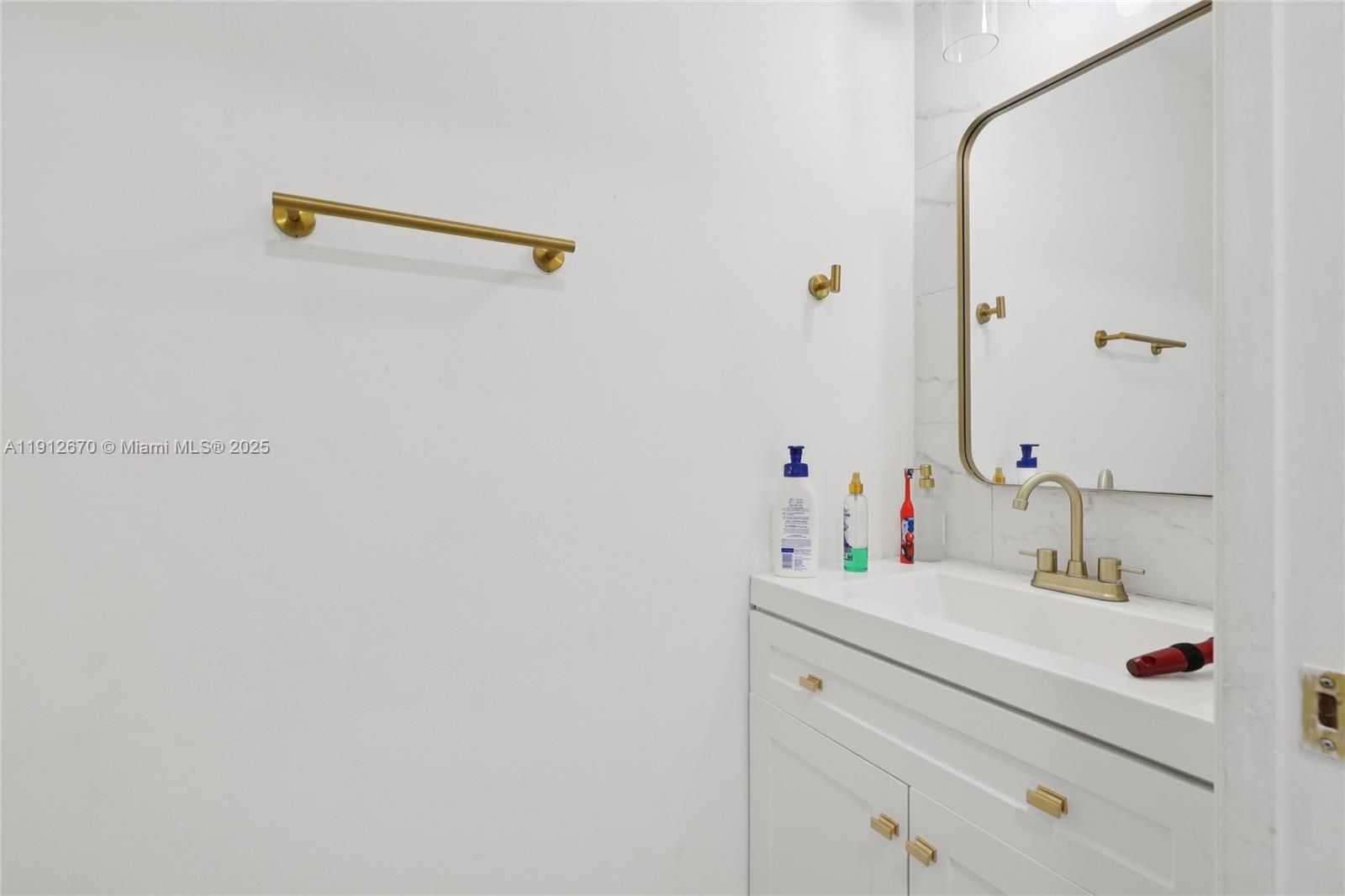 OAK CREEK - Residential