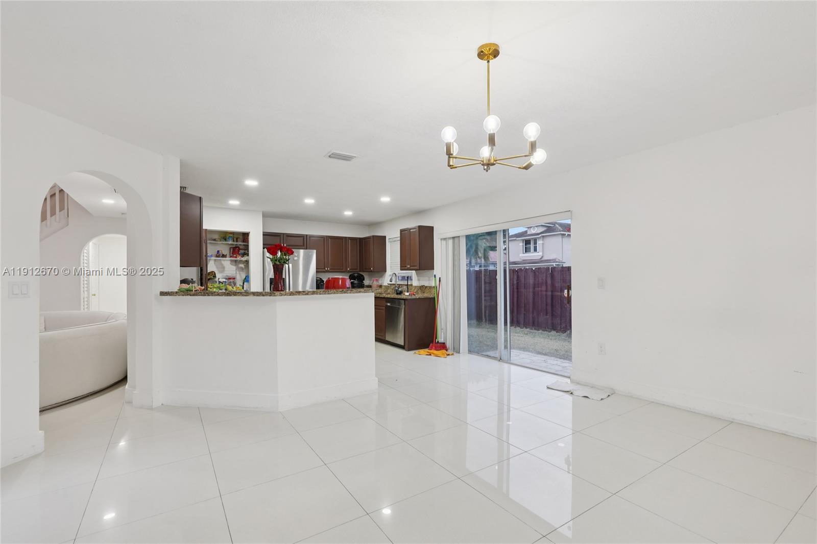 OAK CREEK - Residential