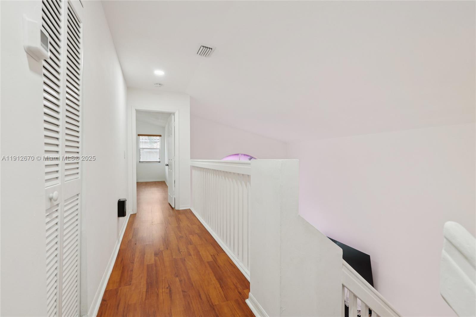 OAK CREEK - Residential