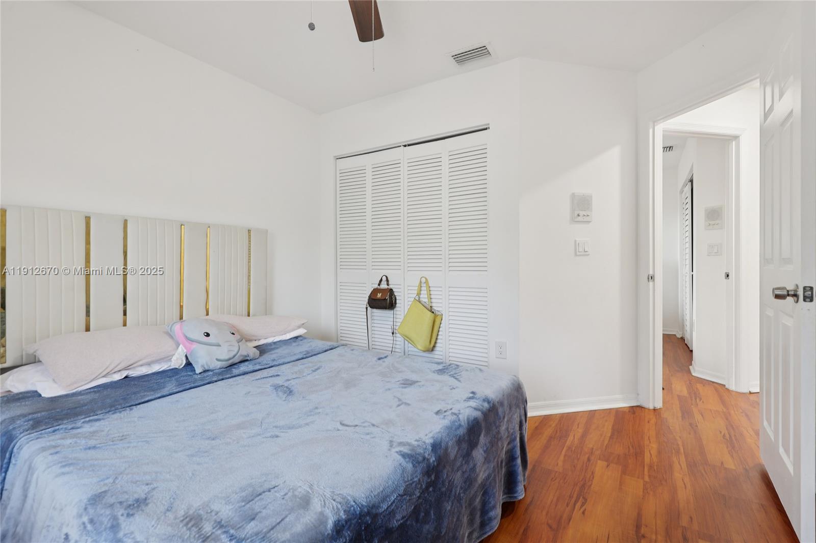 OAK CREEK - Residential