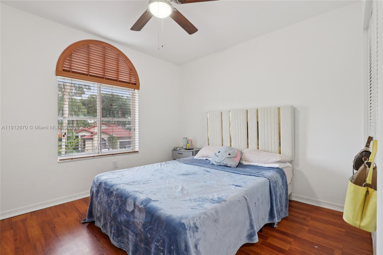 OAK CREEK - Residential