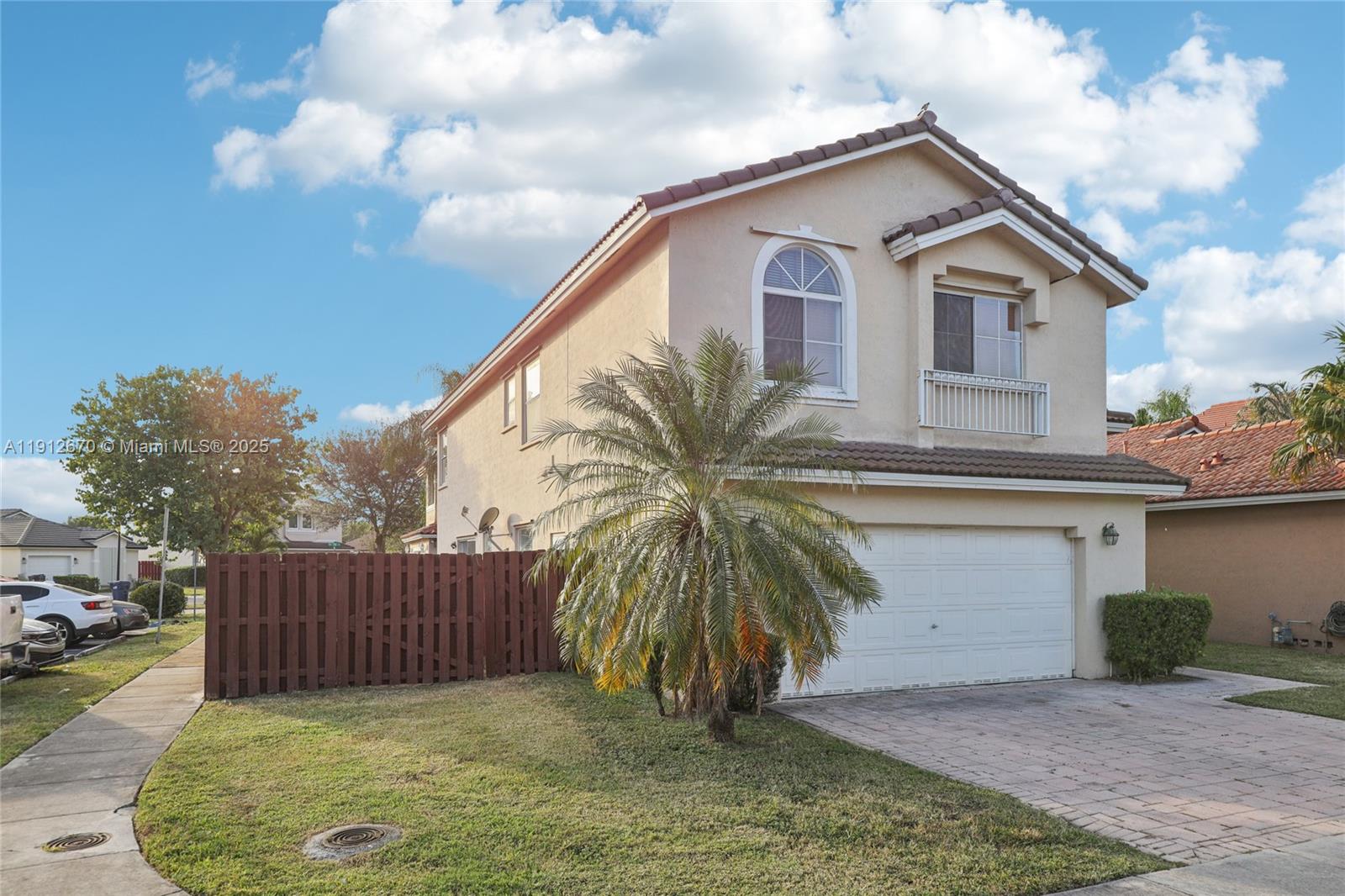 OAK CREEK - Residential