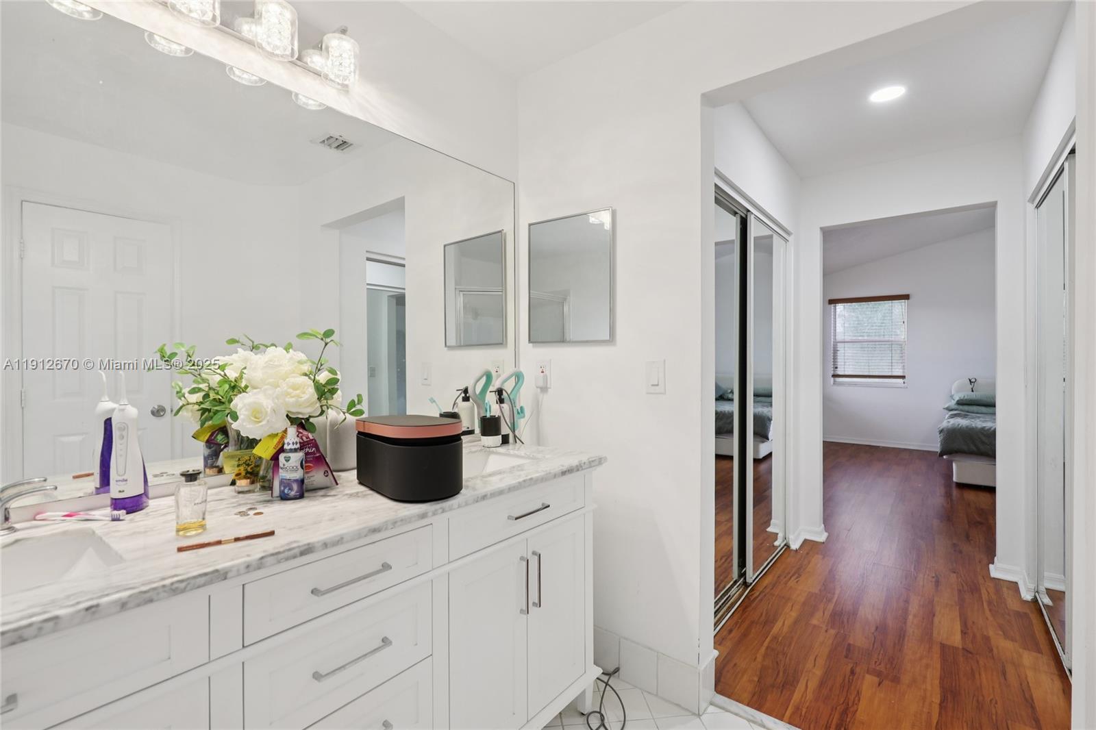 OAK CREEK - Residential