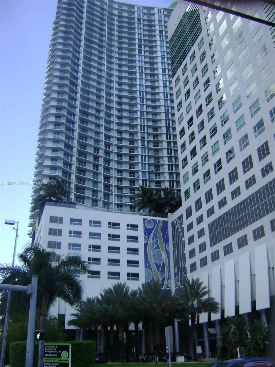 Miami, Florida 33130, United States, 2 Bedrooms Bedrooms, ,3 BathroomsBathrooms,Residential,Active,215180