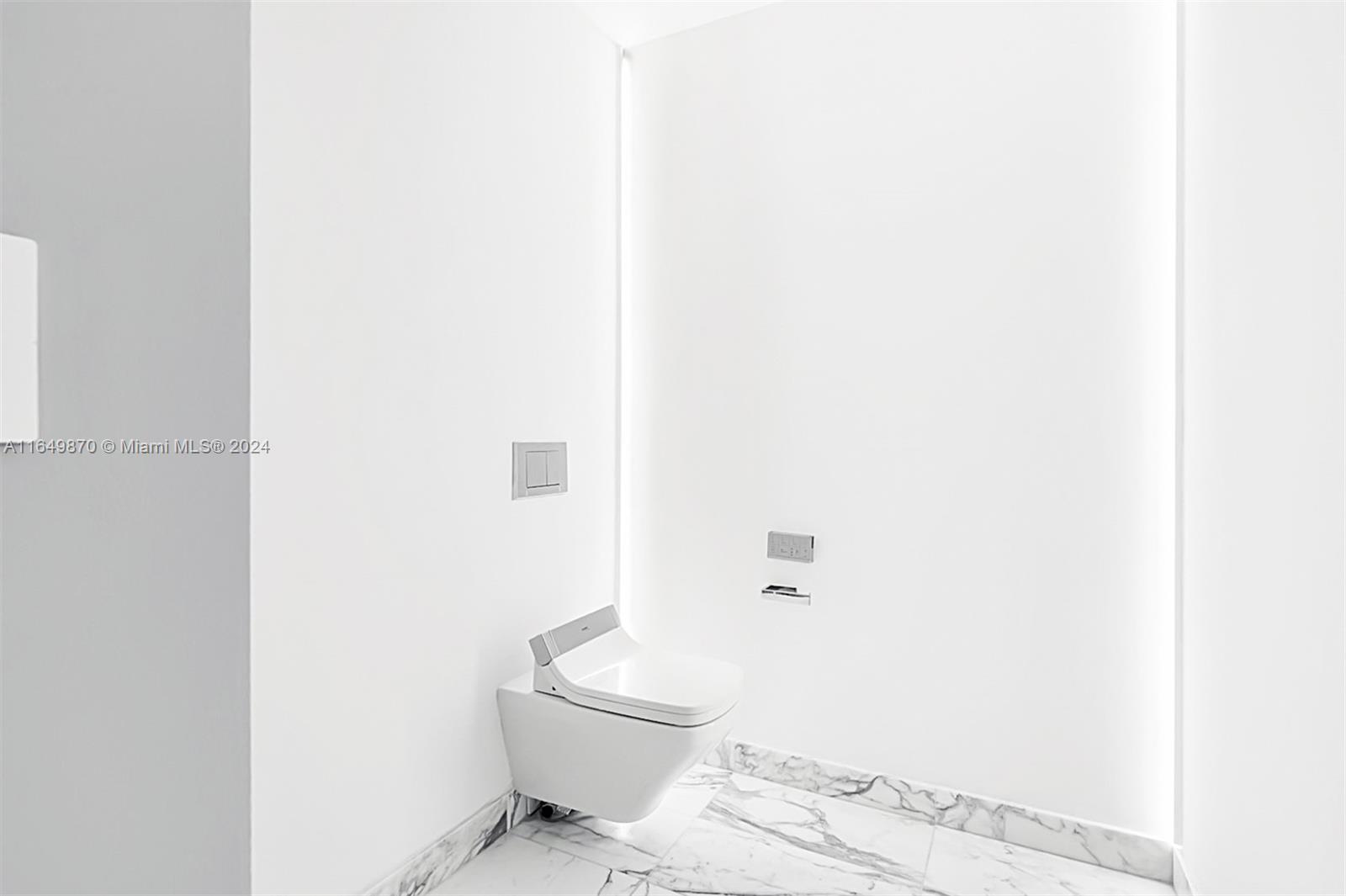 OCEANA BAL HARBOUR CONDO - Residential