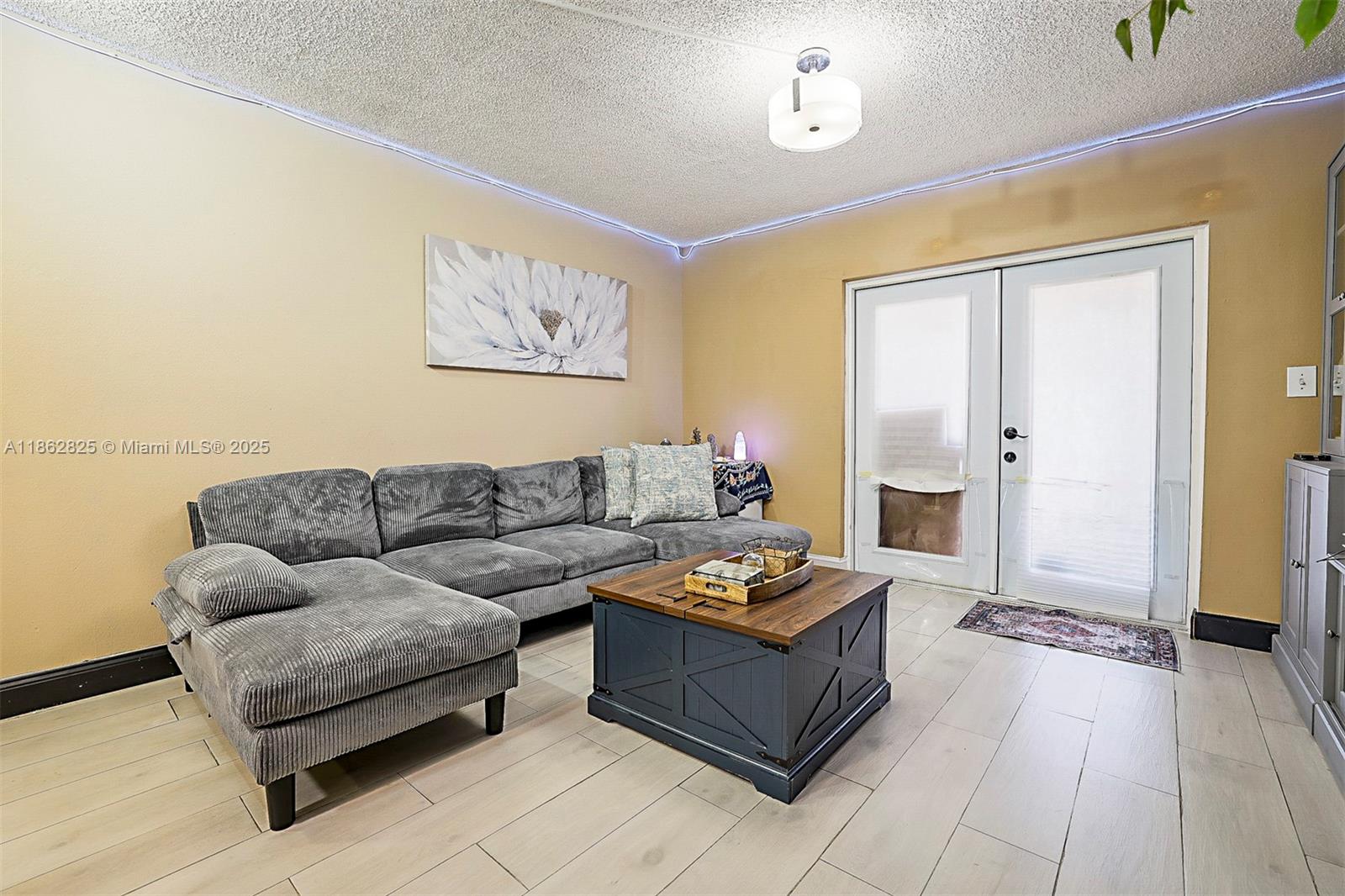 1705 W 57th St 506