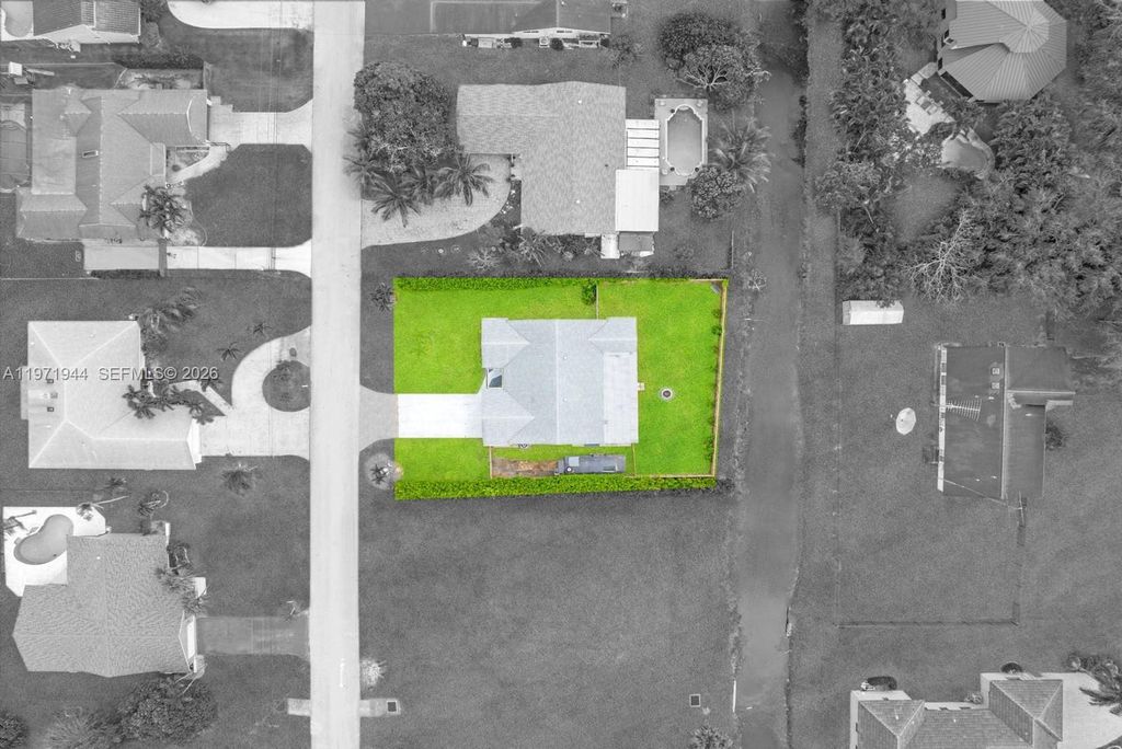 Photo of 11280 NW 26th St, Plantation, FL 33323 (MLS # A11971944)