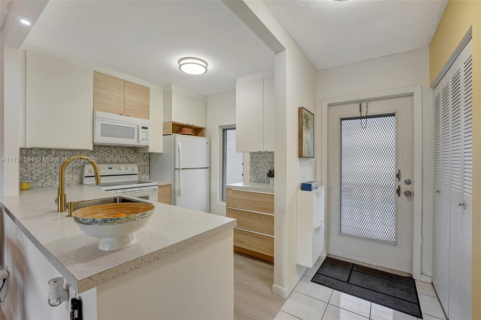 KENWOOD HALL CONDO - Residential