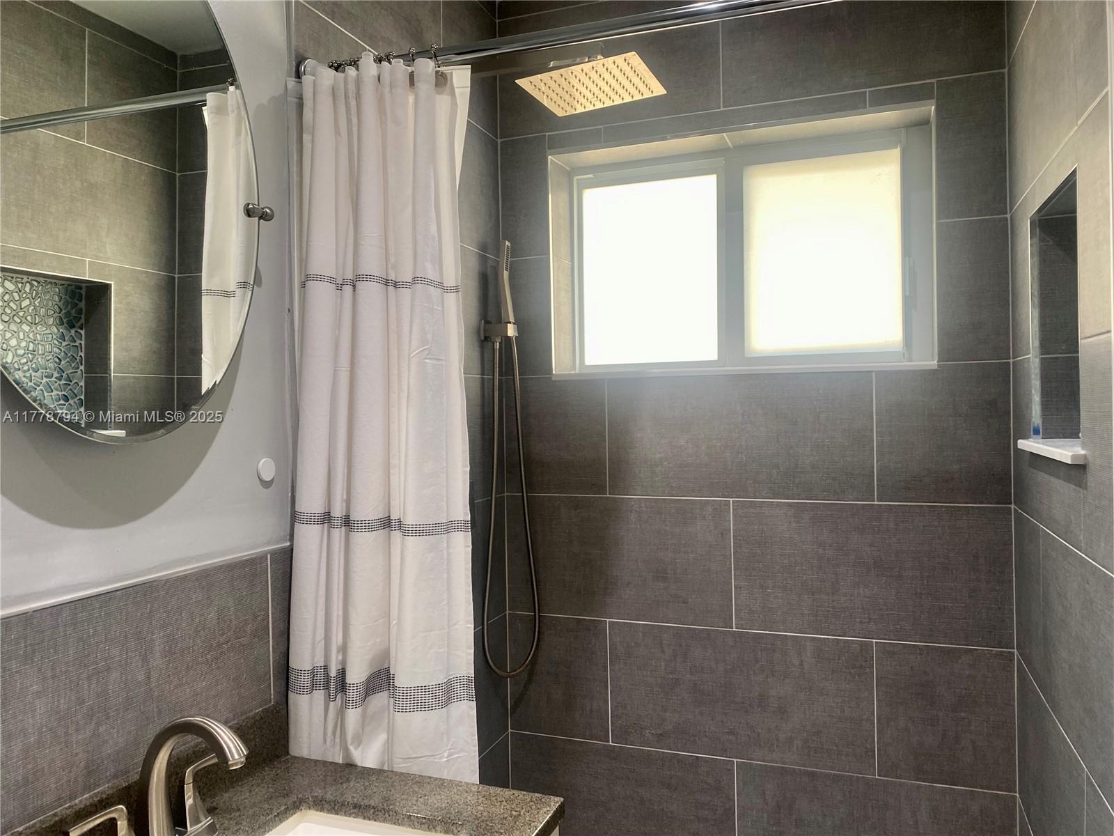 LYONS PARK FIRST ADD - Residential Lease