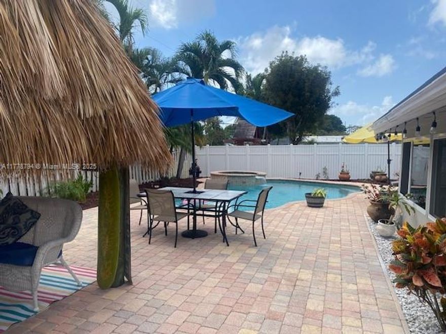 Tropical Paradise - 3br/2b 1800 Sqft house newly remodeled with pool, hut tub and tiki. Located near beaches, schools, shopping and restaurants. Included in rent: gas bill (capped at $50), pool and yard service. Fully furnished.