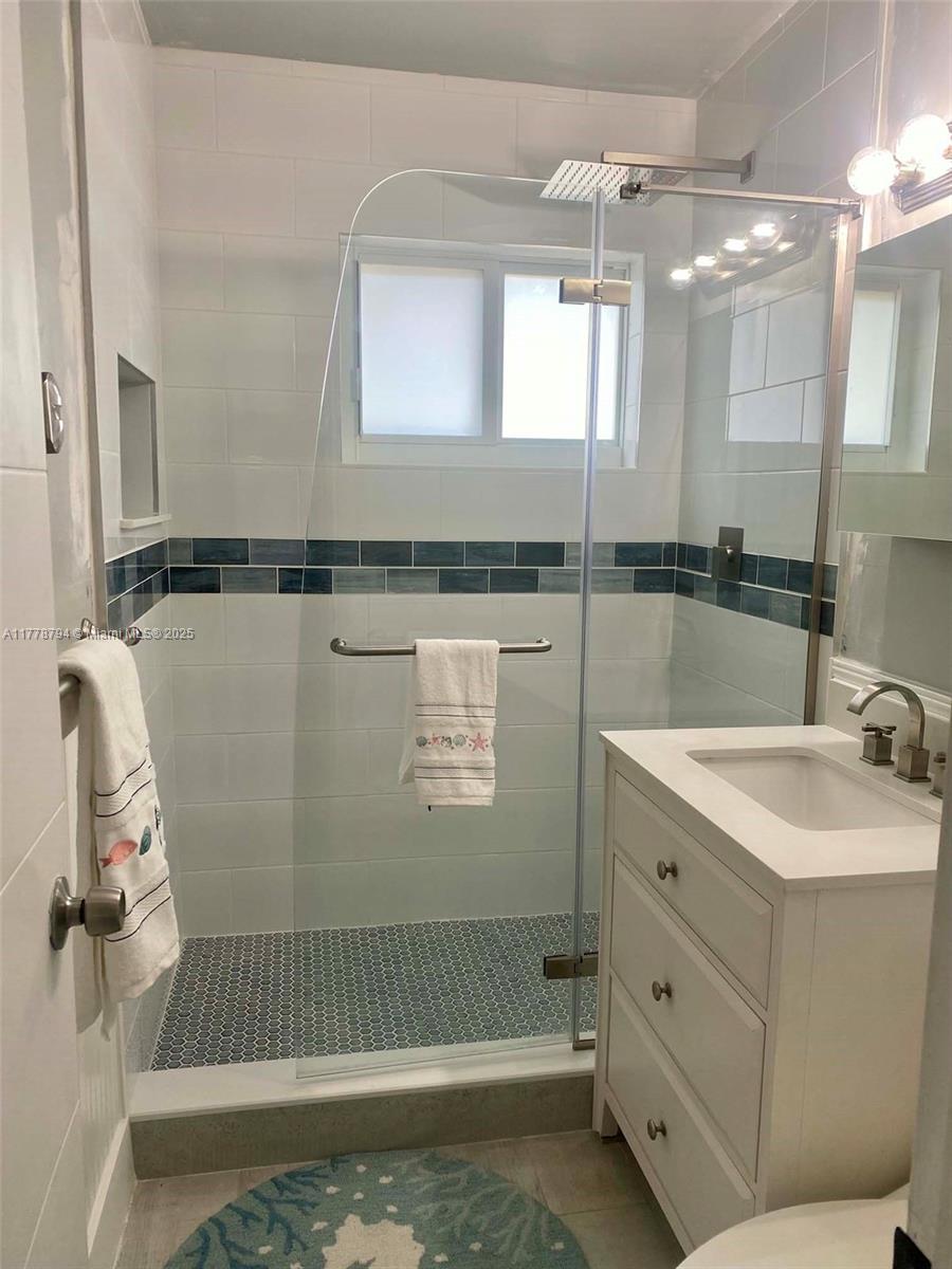 LYONS PARK FIRST ADD - Residential Lease