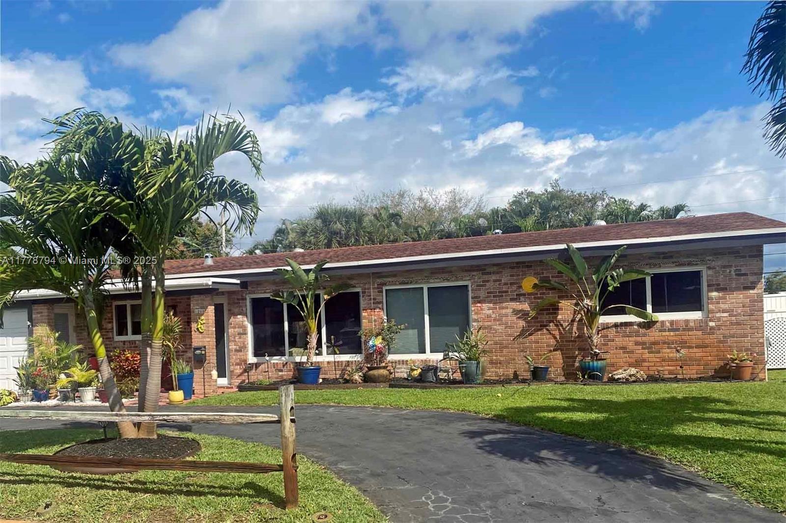 LYONS PARK FIRST ADD - Residential Lease