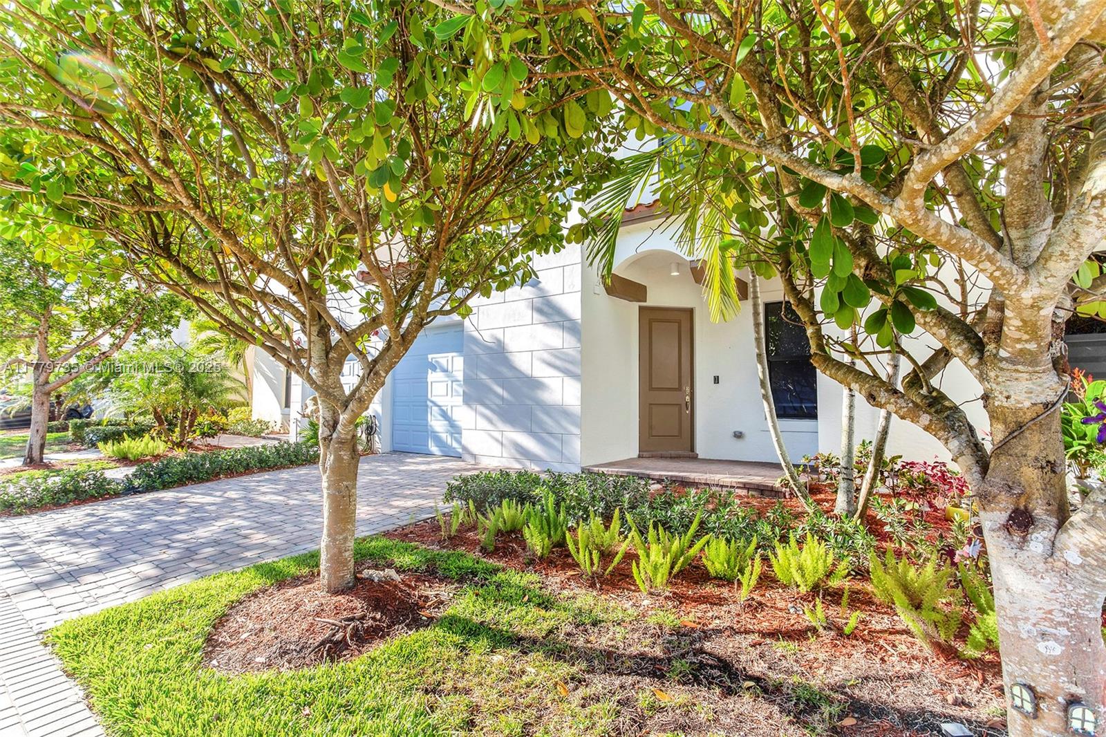 Rental Property at 20919 Nw 1st Dr, Pembroke Pines, Miami-Dade County, Florida - Bedrooms: 3 
Bathrooms: 3  - $3,500 MO.