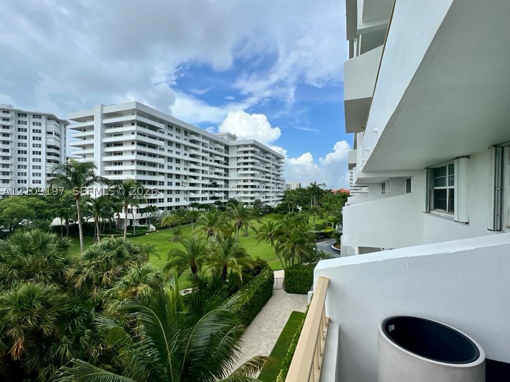 177 Ocean Lane Dr 405