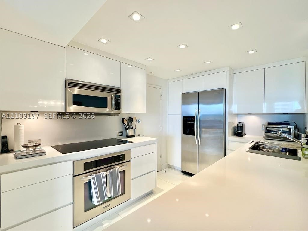 177 Ocean Lane Dr 405
