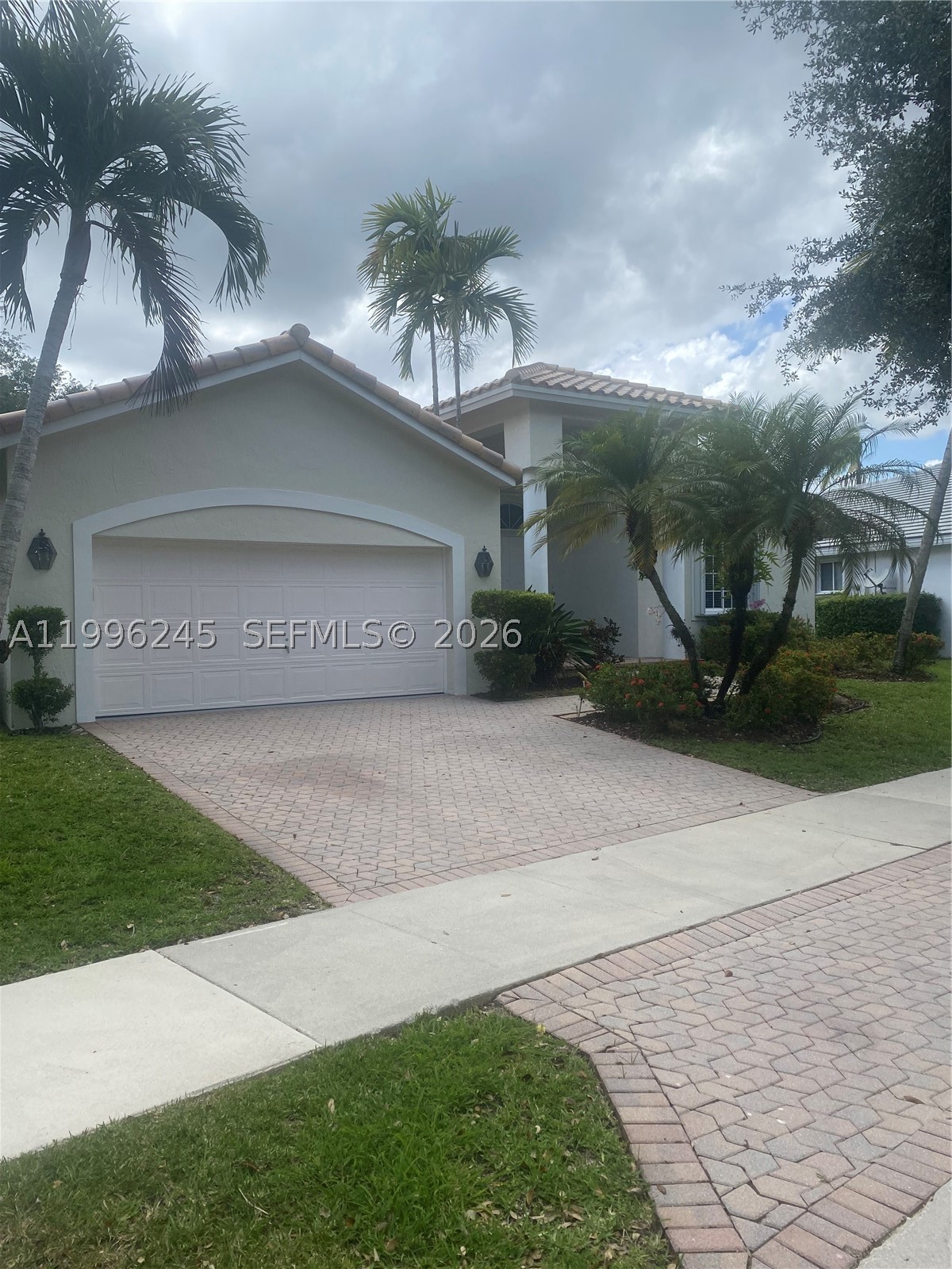 3066 Lakewood Cir