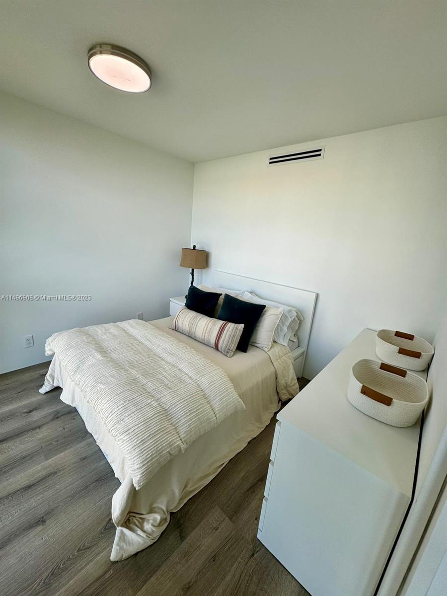 TOWERS OF KEY BISCAYNE CO - Residential Lease