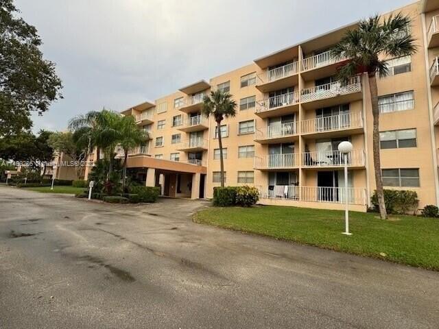 BREAKWATERS OF THE PALM B - Residential