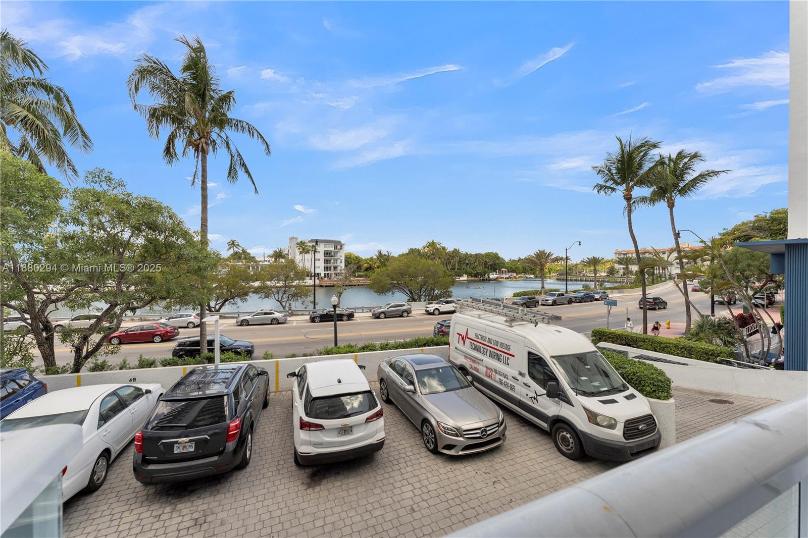 2457 Collins Ave 201