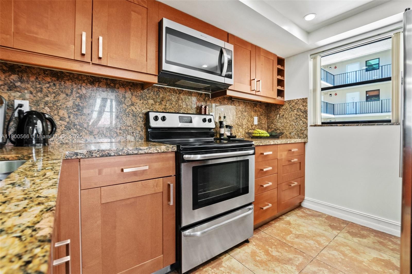 7125 Bay Dr 201