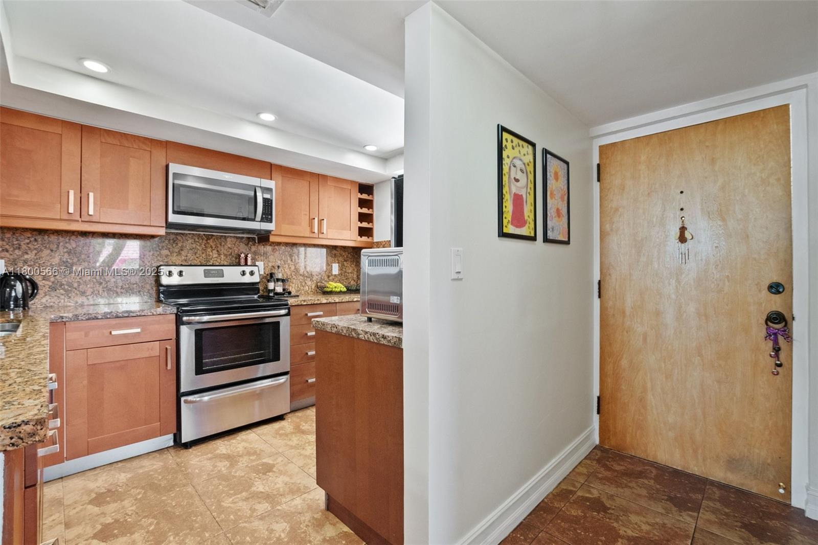 7125 Bay Dr 201