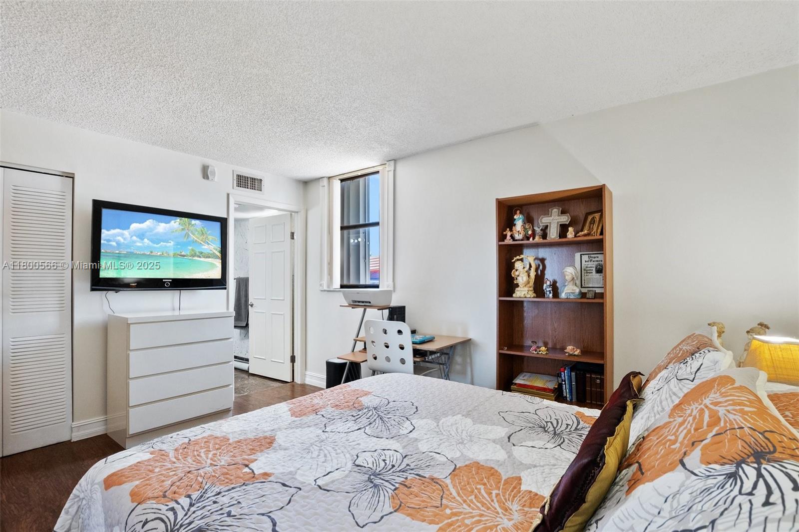 BAY PLAZA CONDO - Residential