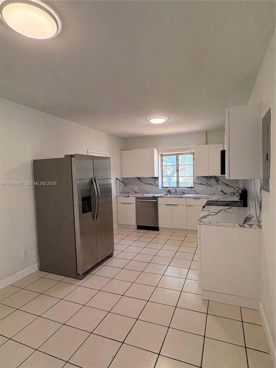MEADOW LAWN - Residential Lease
