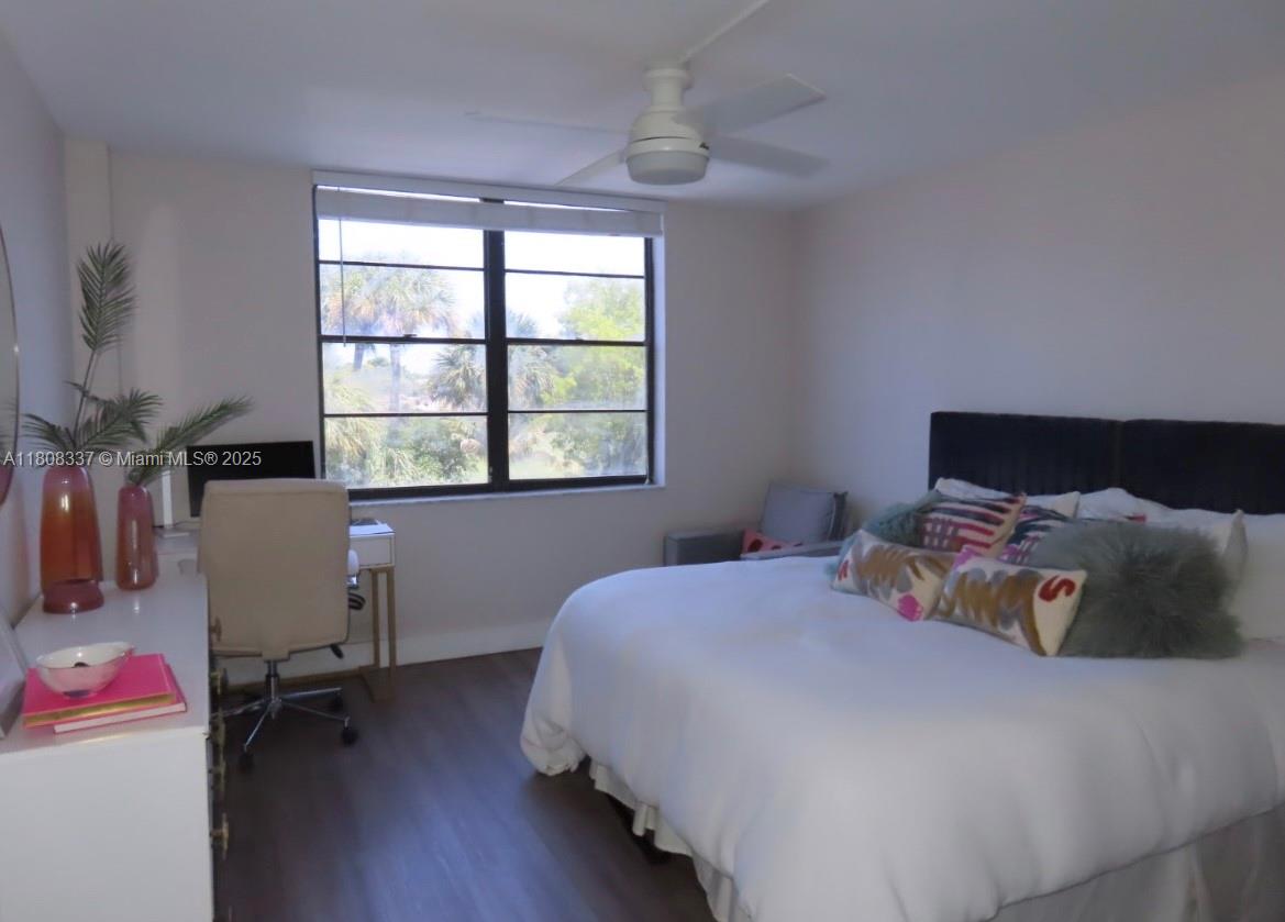 EMERALD HILLS C C APTS CO - Residential