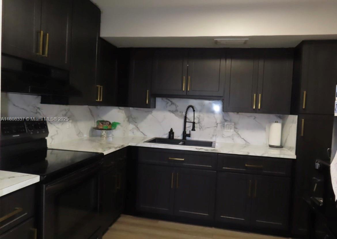 EMERALD HILLS C C APTS CO - Residential