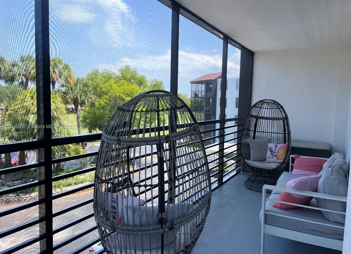 EMERALD HILLS C C APTS CO - Residential