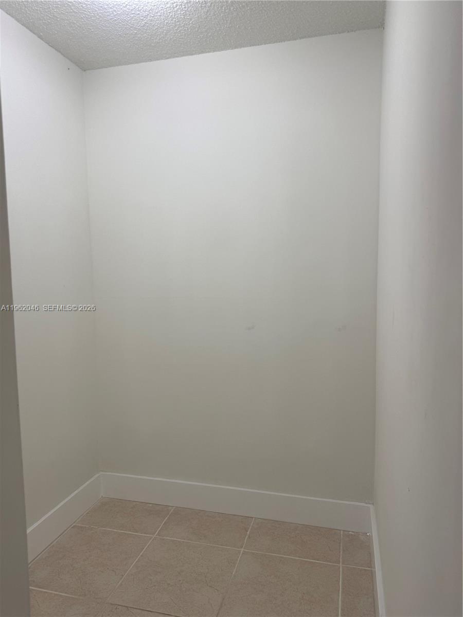 WESTWIND LAKES GARDEN HOM - Residential