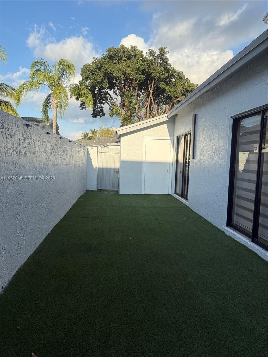 WESTWIND LAKES GARDEN HOM - Residential