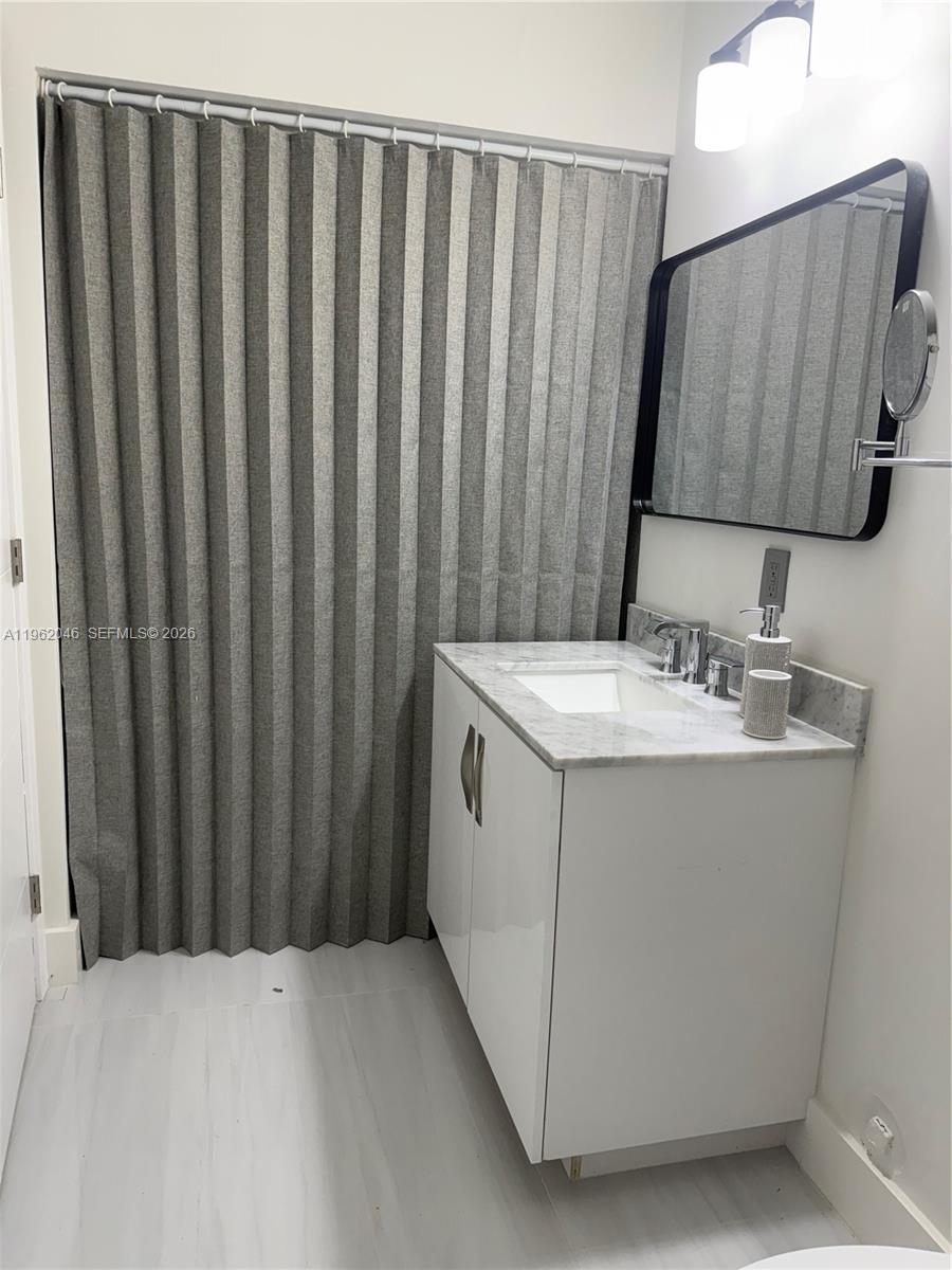 WESTWIND LAKES GARDEN HOM - Residential