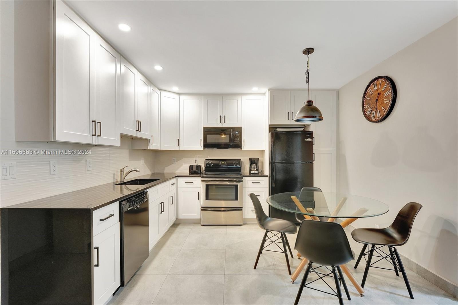 221 SE 9th Ave 102