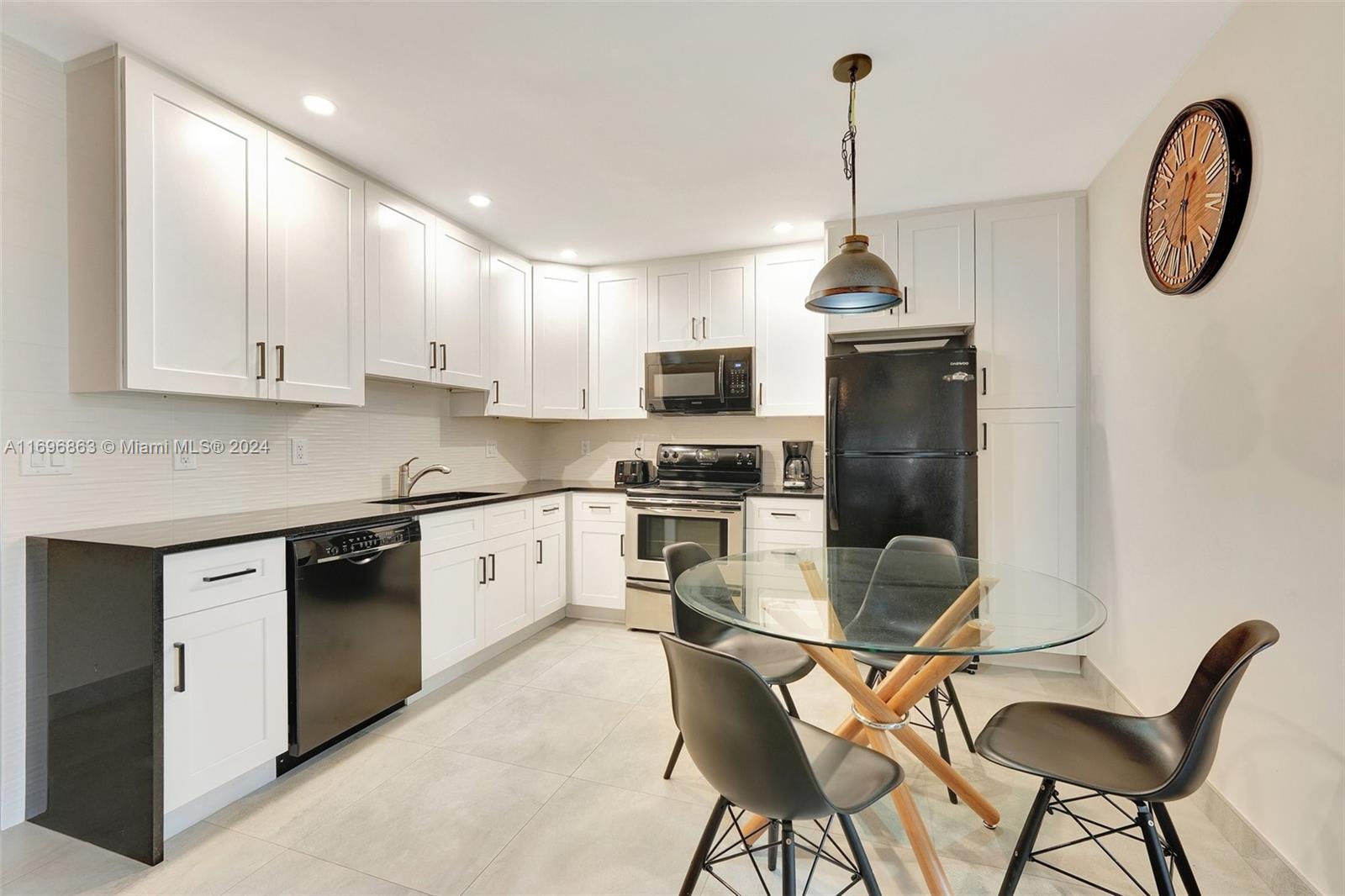 221 SE 9th Ave 102