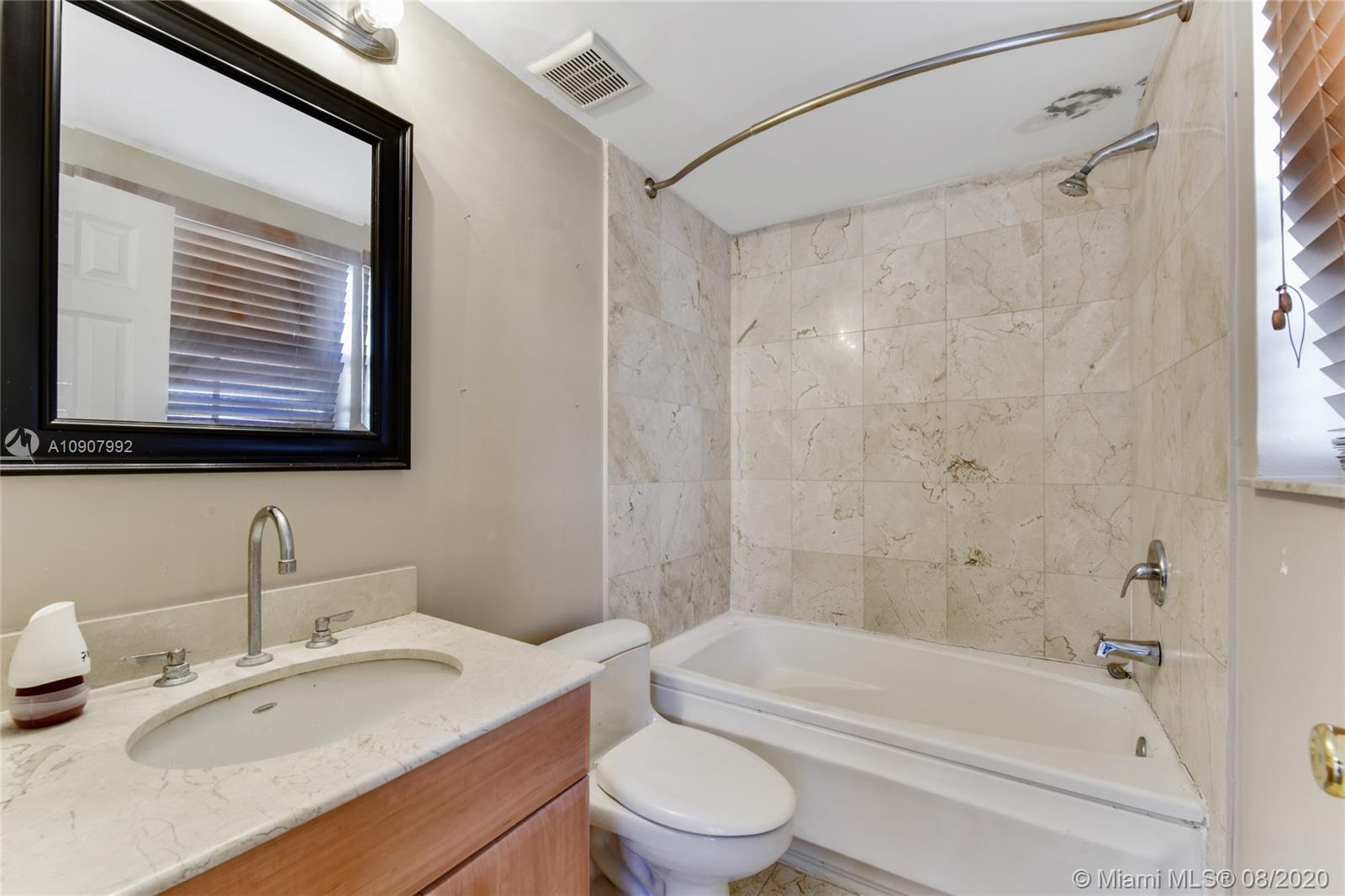 NORTHERN STAR CONDO - Residential