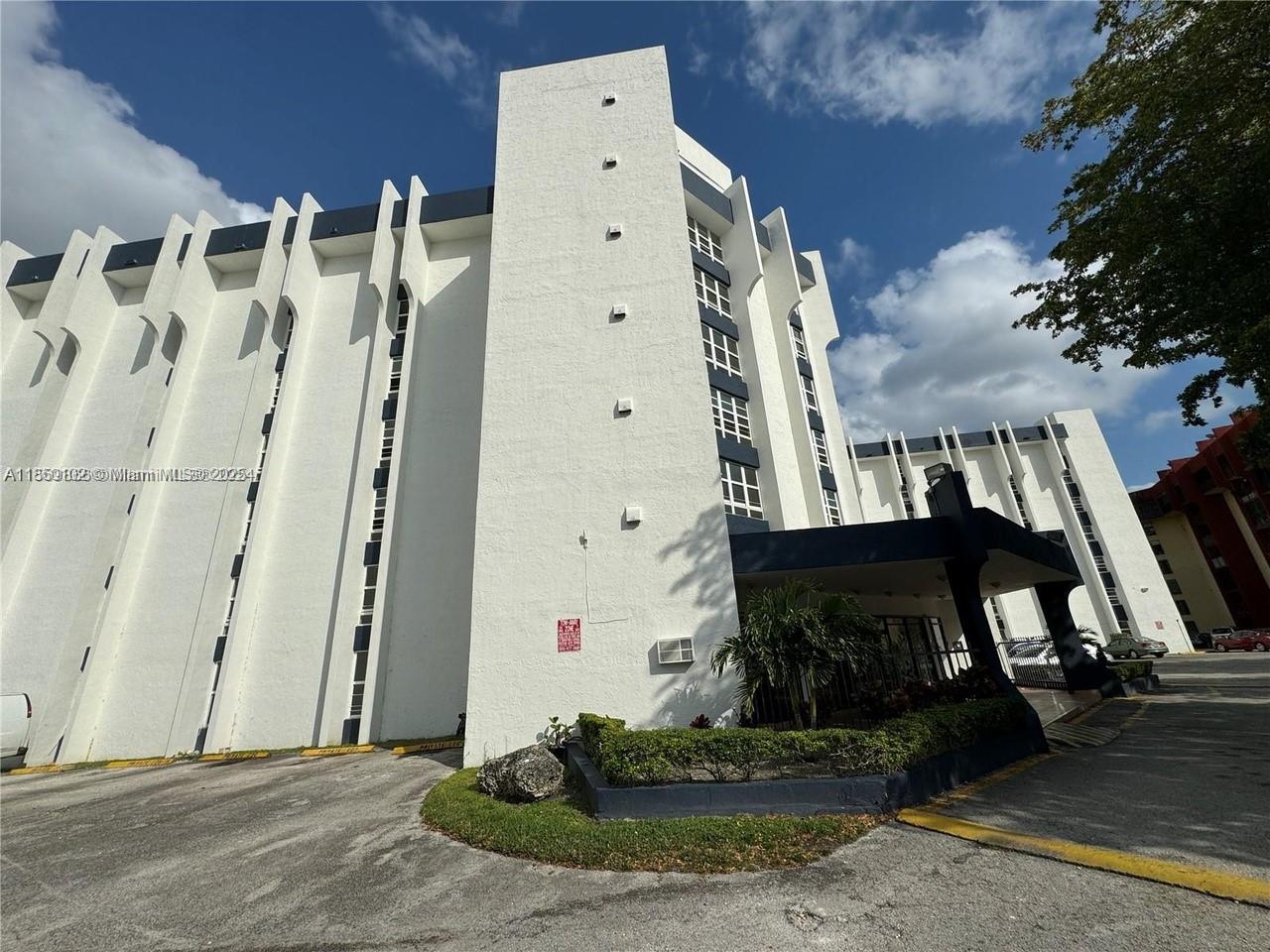 9682 Fontainebleau Blvd 401