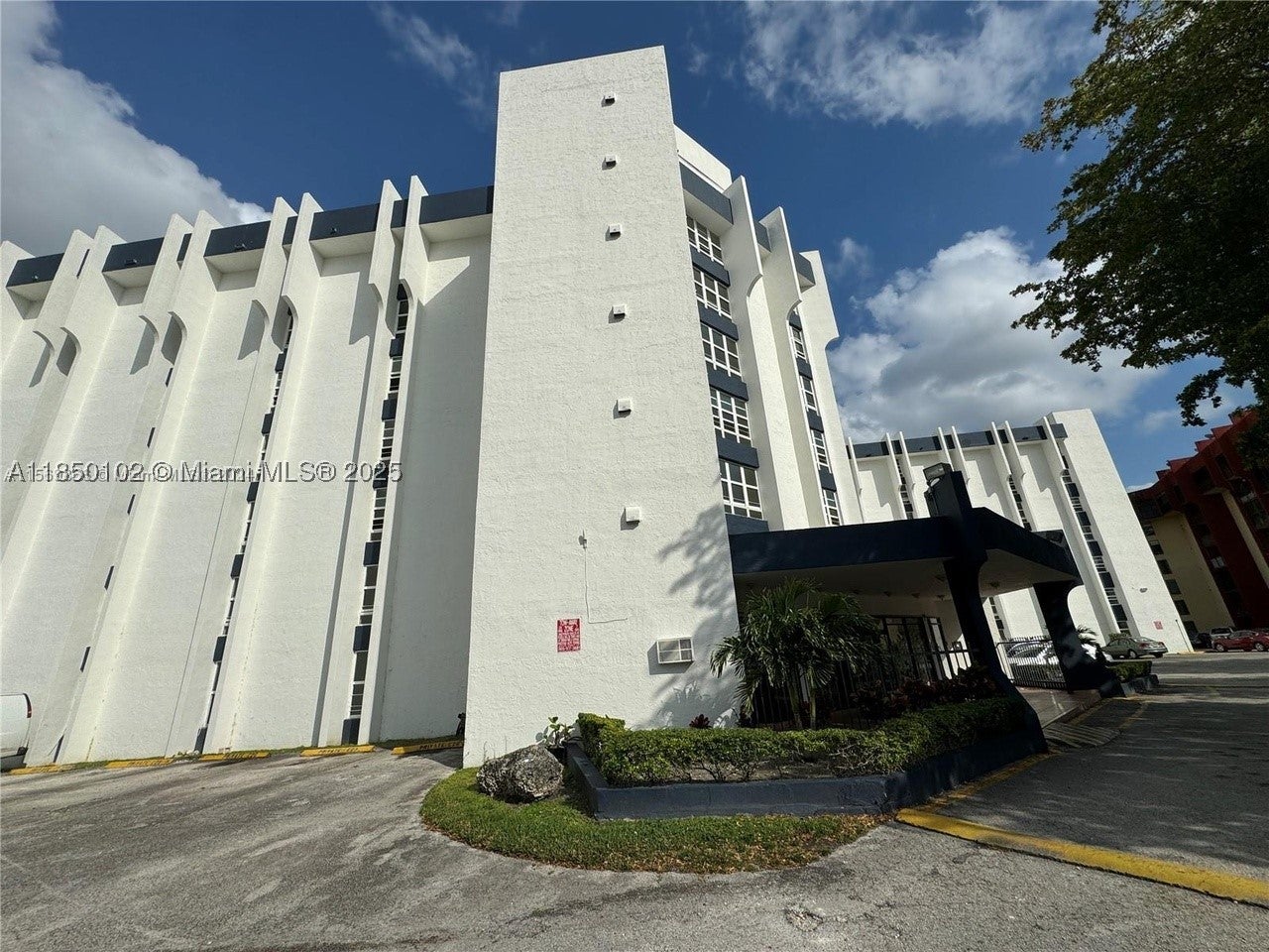 9682 Fontainebleau Blvd 401