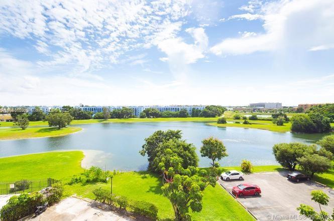 Panoramic views of the lake from your living room. Bright & Spacious 1/1 apartment with appliances from 2022. Amazing location, peaceful building close to all main highways, minutes from the Palmetto and 836, excellent schools, gym, shopping, close to the Airport, FIU Building. Great investment opportunity!!