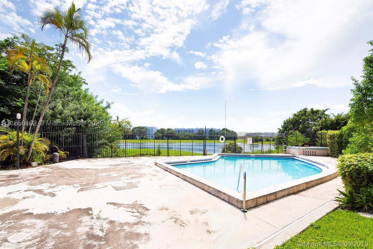 9682 Fontainebleau Blvd 401