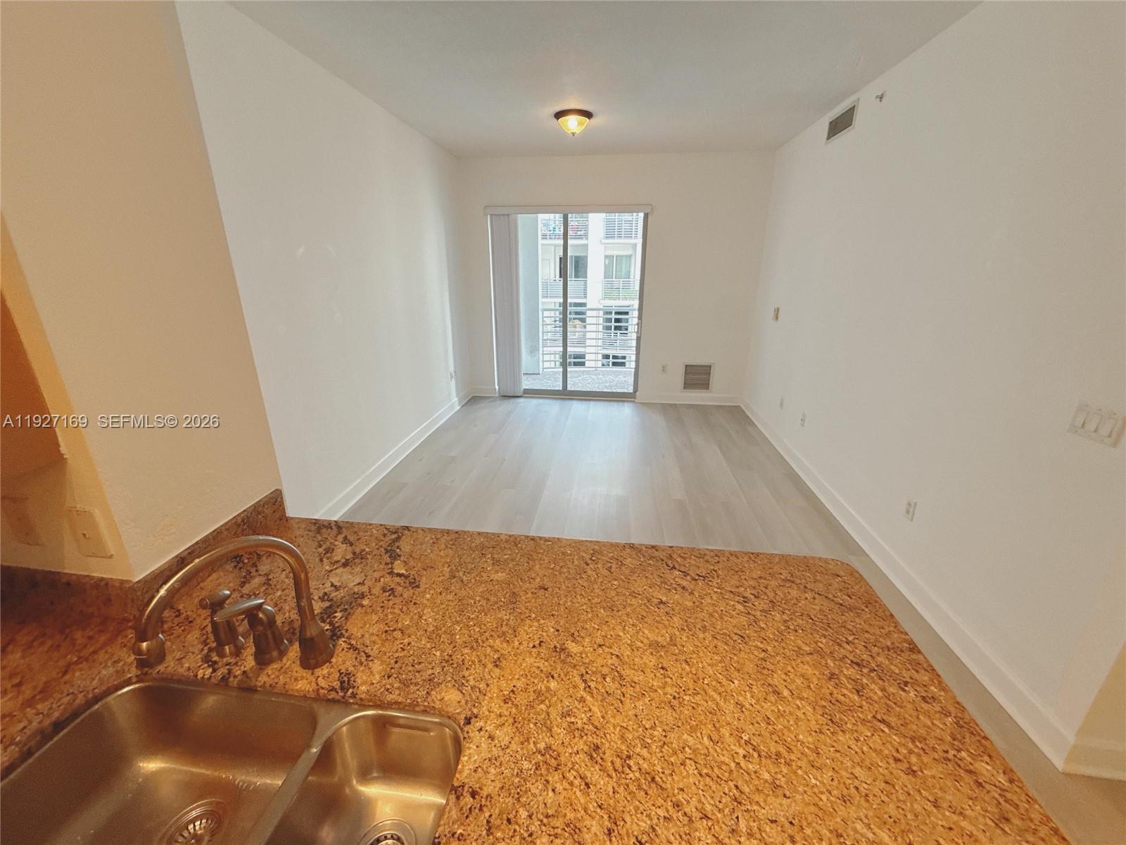 RADIUS CONDO - Residential Lease