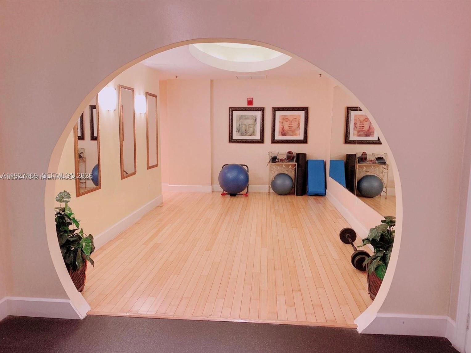 RADIUS CONDO - Residential Lease