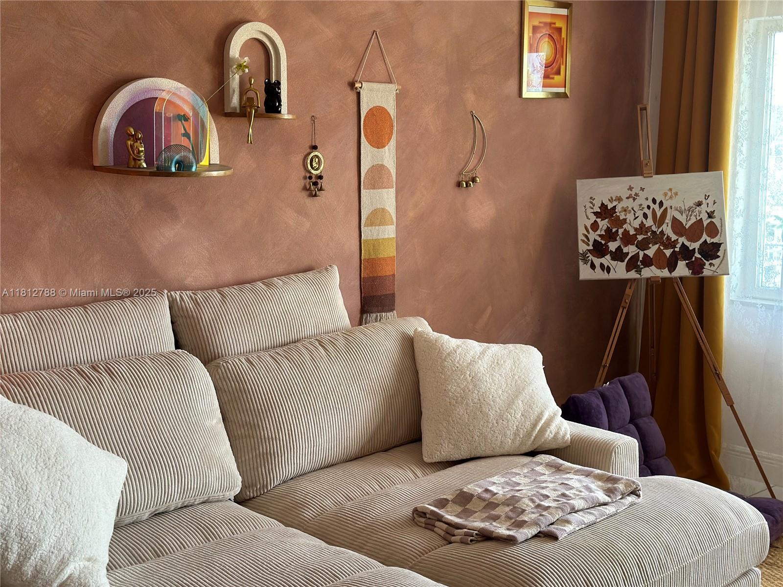 APOLLO CONDO - Residential