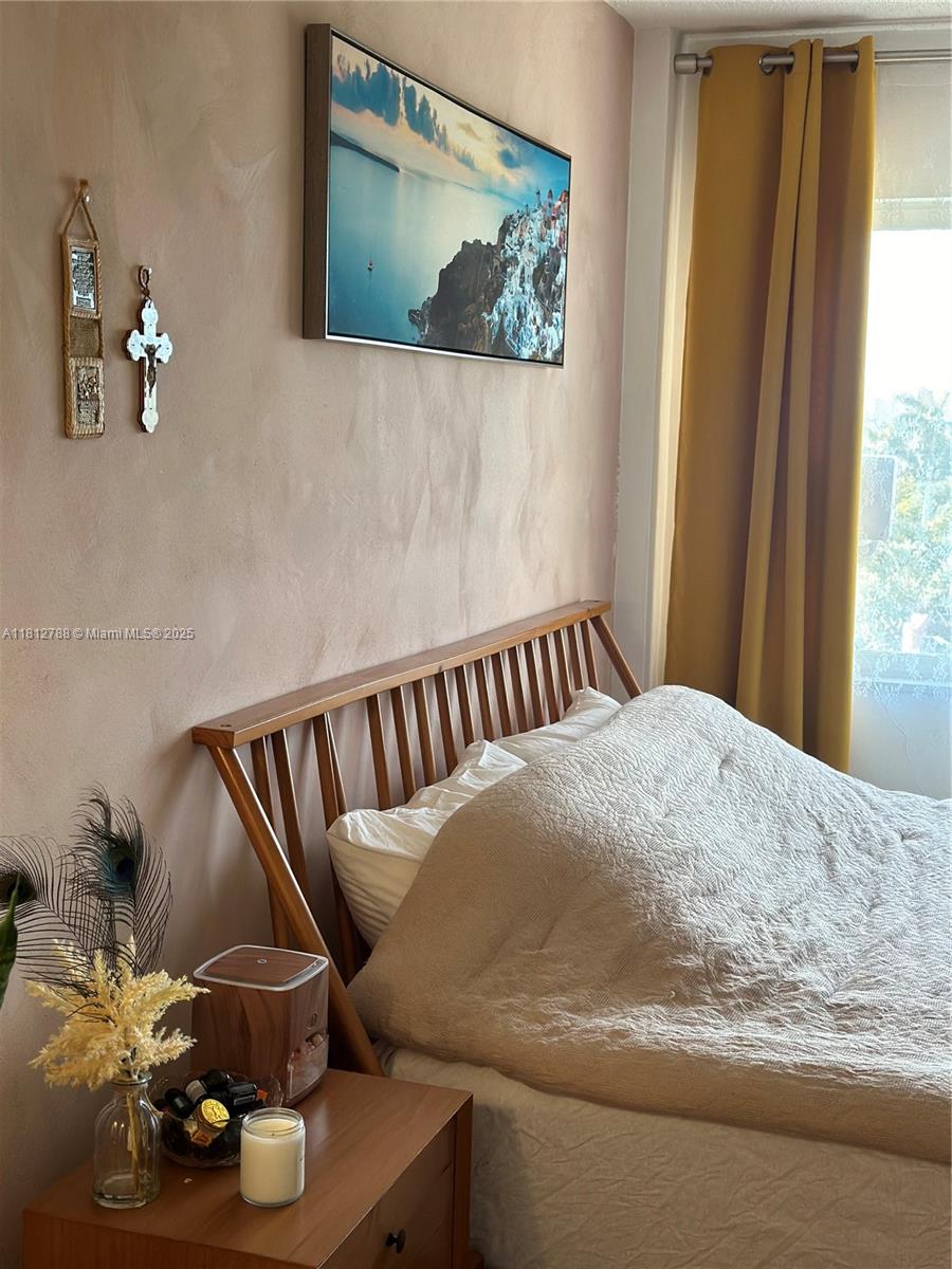 APOLLO CONDO - Residential