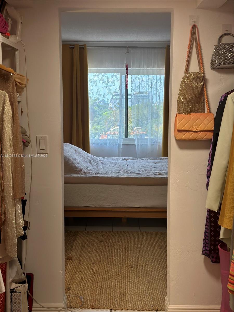 APOLLO CONDO - Residential